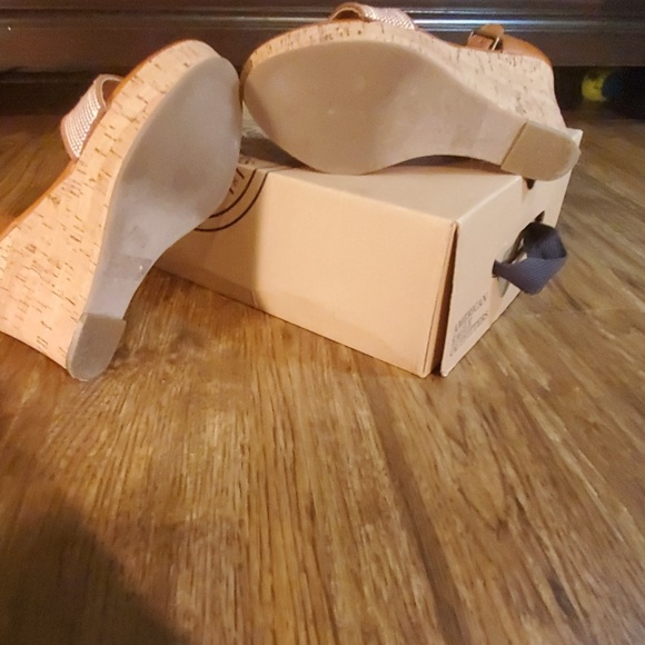 American Eagle - Wedge w/ colorful beading detail - Picture 4 of 4